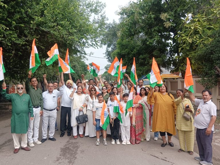 Read more about the article वीर सपूतों को याद कर रोटरी क्लब जालंधर ग्रेटर ने मनाया 15 अगस्त