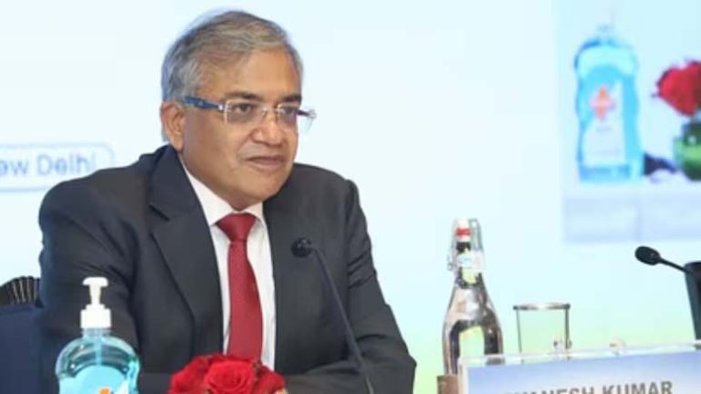 Read more about the article मुख्य चुनाव आयुक्त के खिलाफ महाभियोग लाने पर विचार