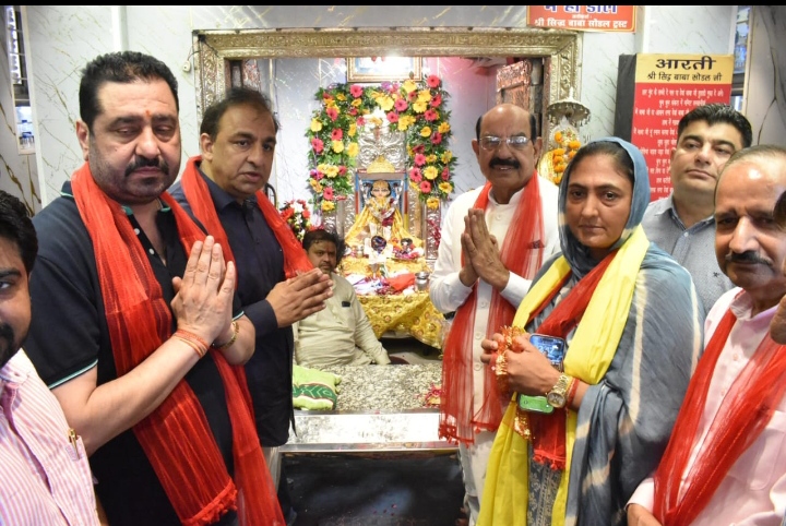 Read more about the article ਕੈਬਨਿਟ ਮੰਤਰੀ ਮੋਹਿੰਦਰ ਭਗਤ ਨੇ ਸ੍ਰੀ ਸਿੱਧ ਬਾਬਾ ਸੋਢਲ ਮੰਦਿਰ ’ਚ ਟੇਕਿਆ ਮੱਥਾ