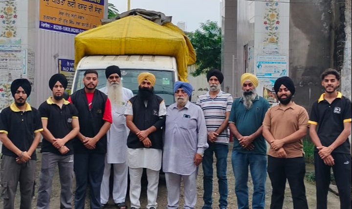 Read more about the article ਹੜ੍ਹ ਪੀੜਤਾਂ ਲਈ ਚੌਥੀ ਖੇਪ ਰਾਹਤ ਸਮਗਰੀ ਦੀ ਸੇਵਾ ਭੇਜੀ ਗਈ