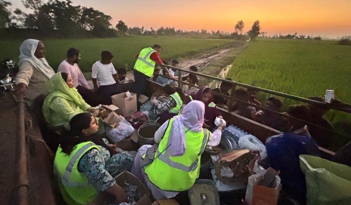 Read more about the article ਹੜ ਪੀੜਤਾਂ ਦੀ ਸਹਾਇਤਾ ਲਈ ਕੌਸਮੋ ਟਾਟਾ ਨੇ ਮਿਲਾਇਆ ਆਖਰੀ ਉਮੀਦ ਐਨਜੀਓ ਨਾਲ਼ ਹੱਥ