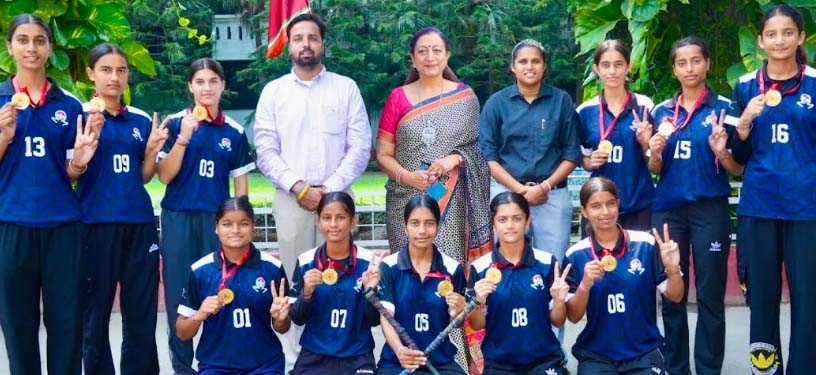 You are currently viewing ਕੇਐਮਵੀ ਕੋਲੇਜੀਏਟ ਸੀਨੀਅਰ ਸੈਕੰਡਰੀ ਸਕੂਲ ਨੇ ਸਾਫਟਬਾਲ ਚੈਂਪੀਅਨਸ਼ਿਪ ਵਿੱਚ ਜਿੱਤ ਕੀਤੀ ਹਾਸਲ