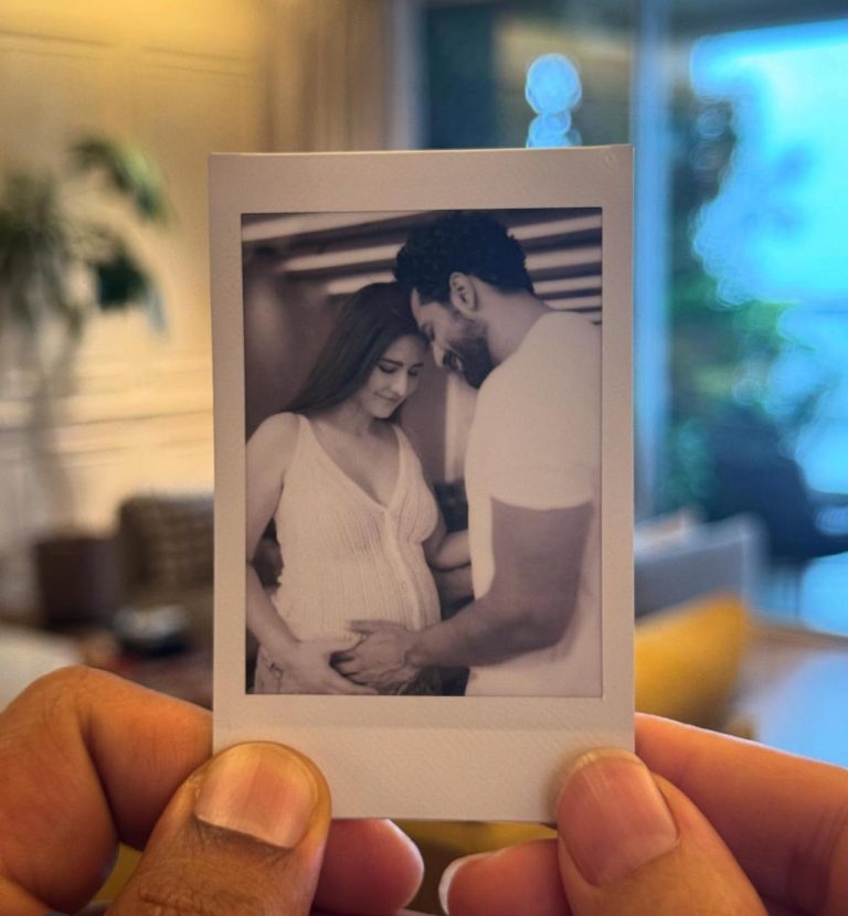 Read more about the article ਕੈਟਰੀਨਾ ਕੈਫ ਅਤੇ ਵਿੱਕੀ ਕੌਸ਼ਲ ਦੇ ਘਰ ਜਲਦ ਗੂੰਜੇਗੀ ਕਿਲਕਾਰੀ !