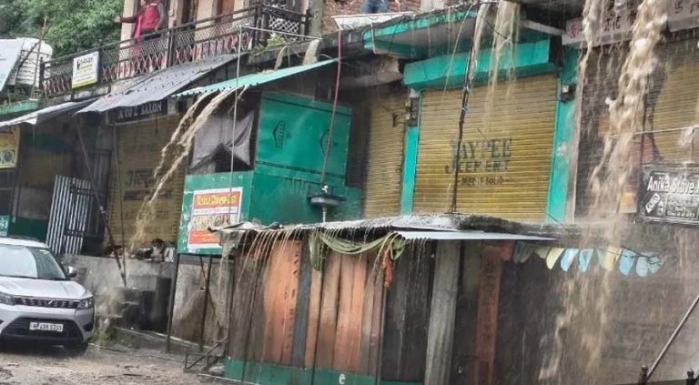 Read more about the article 577 सड़कें बंद, 380 की गई जान, 4306 करोड़ डूबे… IMD ने फिर जारी किया अलर्ट