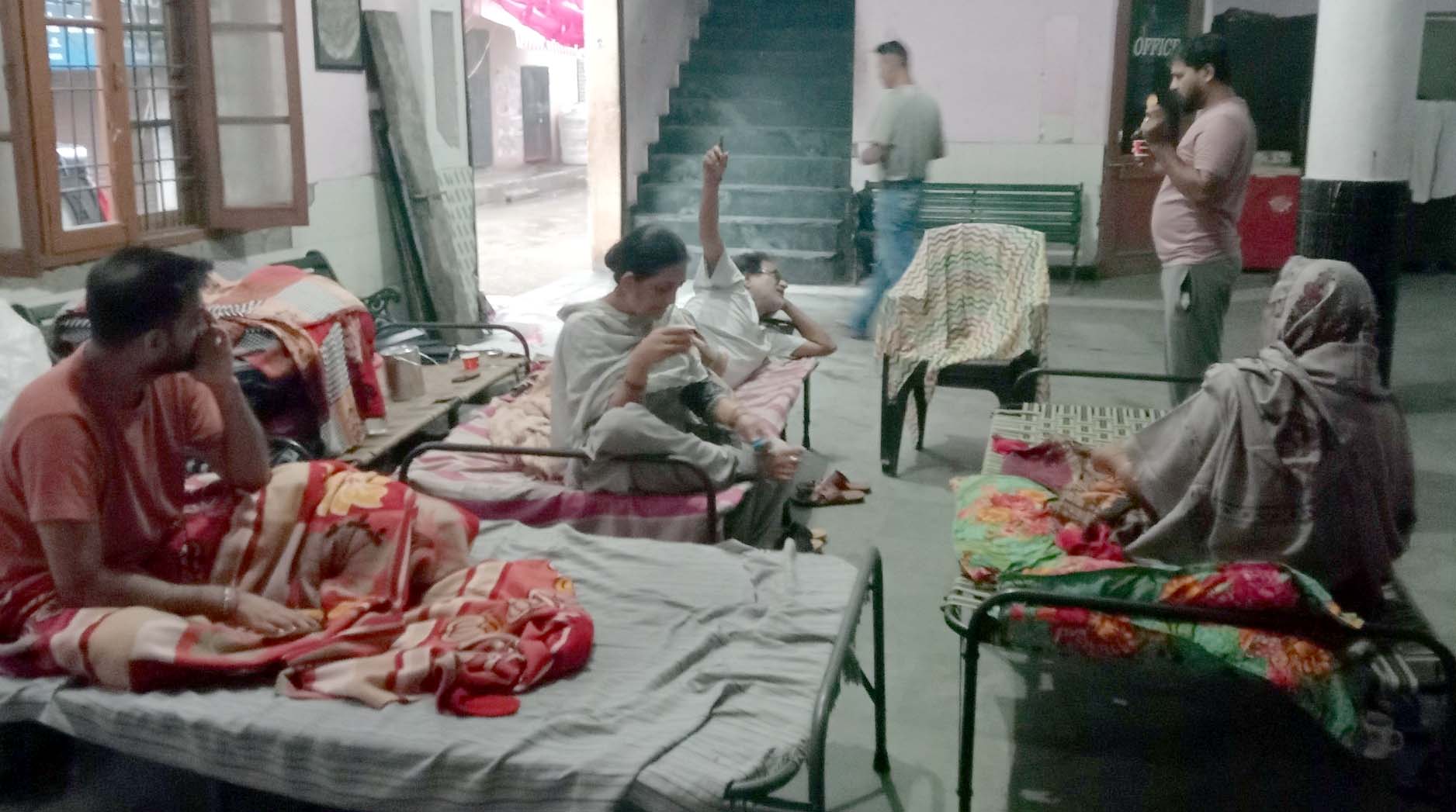 Read more about the article ਚਾਹ, ਬਿਸਕੁੱਟ, ਬ੍ਰੈੱਡ ਦਾ ਲੰਗਰ ਸਤਿਗੁਰੂ ਕਬੀਰ ਮੁੱਖ ਮੰਦਿਰ ਕਮੇਟੀ ਵੱਲੋਂ ਵਰਤਾਇਆ