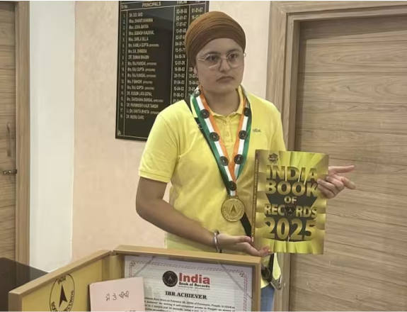 Read more about the article ਅੱਠ ਕਵਿਤਾਵਾਂ ਲਿਖ ਕੇ ਬਣਾਇਆ ਵੱਡਾ ਰਿਕਾਰਡ, IBR ‘ਚ ਦਰਜ ਹੋਇਆ ਨਾਂਅ