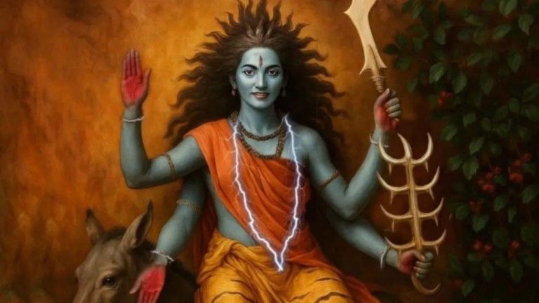 Read more about the article ਨਰਾਤਿਆਂ ਦੇ ਸੱਤਵੇਂ ਦਿਨ ਮਾਂ ਕਾਲਰਾਤਰੀ ਨੂੰ ਕੀ ਭੇਟ ਕੀਤਾ ਜਾਂਦਾ ਹੈ?