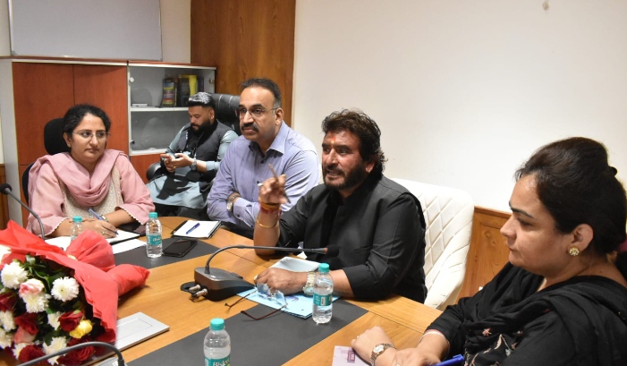 Read more about the article ਪੰਜਾਬ ਰਾਜ ਸਫਾਈ ਕਰਮਚਾਰੀ ਕਮਿਸ਼ਨ ਦੇ ਚੇਅਰਮੈਨ ਵੱਲੋਂ ਸ਼ਹਿਰ ਦੀ ਸਫਾਈ ਵਿਵਸਥਾ ਦੀ ਸਮੀਖਿਆ