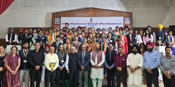 Read more about the article ਯੁਵਾ ਸੰਸਦ ਦਾ ਉਦੇਸ਼ ਲੋਕਤੰਤਰ ਦੀਆਂ ਜੜ੍ਹਾਂ ਨੂੰ ਮਜ਼ਬੂਤ ਕਰਨਾ ਹੈ : ਰਿੰਕੂ