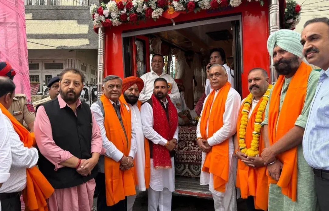 You are currently viewing ਭਗਵਾਨ ਵਾਲਮੀਕਿ ਜੀ ਮਹਾਰਾਜ ਜੀ ਦੇ ਪ੍ਰਗਟ ਦਿਵਸ ਦੇ ਸੰਬੰਧ ‘ਚ ਕਢੀ ਗਈ ਵਿਸ਼ਾਲ ਸ਼ੋਭਾ ਯਾਤਰਾ