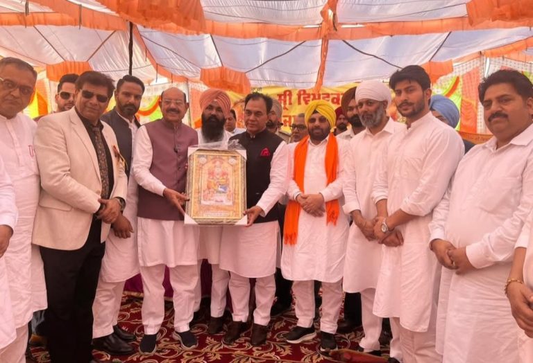 Read more about the article ਵਿਸ਼ਵਕਰਮਾ ਮੰਦਿਰ ਬੰਗਾ ਰੋਡ ਫਗਵਾੜਾ ਵਿਖੇ 15ਵੇਂ ਸ਼੍ਰੀ ਵਿਸ਼ਵਕਰਮਾ ਪੂਜਾ ਮਹਾਂ ਉਤਸਵ ‘ਚ ਬਤੌਰ ਮੁੱਖ ਮਹਿਮਾਨ ਪਹੁੰਚ