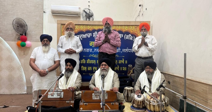 Read more about the article ਗੁਰੂਦਵਾਰਾ ਗੁਰਦੇਵ ਨਗਰ ਵਿੱਖੇ ਗੁਰੂ ਨਾਨਕ ਸਾਹਿਬ ਜੀ ਦਾ ਪਰਕਾਸ਼ ਪੁਰਬ ਬੜੇ ਪਿਆਰ ਅਤੇ ਸ਼ਰਧਾ ਨਾਲ ਮਨਾਇਆ