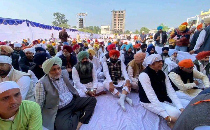 Read more about the article ਆਨੰਦਪੁਰ ਸਾਹਿਬ ਵਿਖੇ ਪੰਜਾਬ ਭਾਜਪਾ ਵੱਲੋਂ ਰਖਾਏ ਸ਼੍ਰੀ ਗੁਰੂ ਤੇਗ਼ ਬਹਾਦਰ ਜੀ ਦੇ 350ਵੇਂ ਸ਼ਹੀਦੀ ਦਿਹਾੜੇ ਮੌਕੇ ਨਤਮਸਤਕ