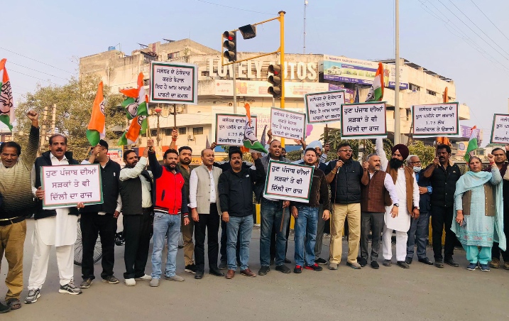 Read more about the article ਆਮ ਆਦਮੀ ਪਾਰਟੀ ਨਿਕਲੀ ਝੂਠ ਦੀ ਹਨੇਰੀ, ਨਗਰ ਨਿਗਮ ਜਲੰਧਰ ਵਿਖੇ ਸ਼ਰੇਆਮ ਹੋ ਰਹੀ ਹੇਰਾ ਫੇਰੀ: ਰਜਿੰਦਰ ਬੇਰੀ