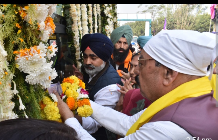 Read more about the article ਸੰਗਤ ਵੱਲੋਂ ਸ੍ਰੀ ਗੁਰੂ ਤੇਗ ਬਹਾਦਰ ਜੀ ਨੂੰ ਸਤਿਕਾਰ ਤੇ ਸ਼ਰਧਾ ਭੇਟ