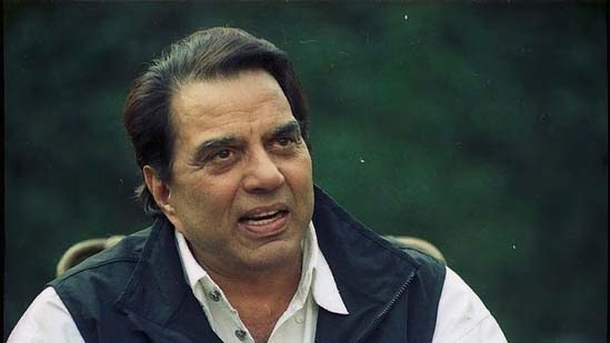 Read more about the article धर्मेंद्र की जल्द रिकवरी के लिए रितेश ने की प्रार्थना