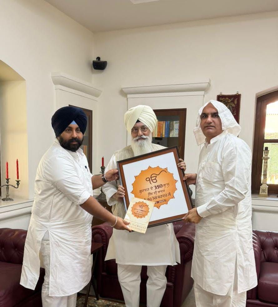 You are currently viewing ਰਾਧਾ ਸੁਆਮੀ ਡੇਰਾ ਮੁਖੀ ਬਾਬਾ ਗੁਰਿੰਦਰ ਸਿੰਘ ਢਿੱਲੋਂ ਨਾਲ਼ ਮੁਲਾਕਾਤ