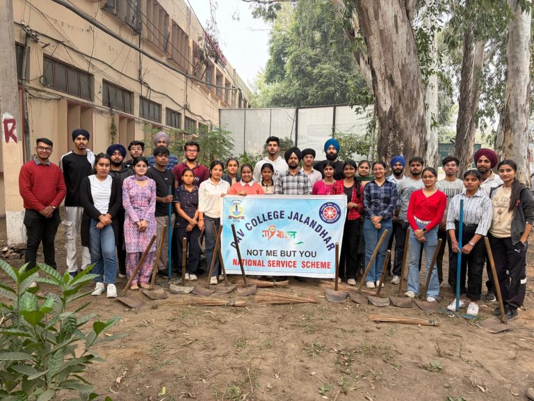 Read more about the article ਡੀਏਵੀ ਕਾਲਜ ਜਲੰਧਰ ਵਿਖੇ ਇੱਕ ਰੋਜ਼ਾ ਸਪੈਸ਼ਲ ਐੱਨ ਐੱਸ ਐੱਸ ਕੈਂਪ ਲਗਾਇਆ ਗਿਆ