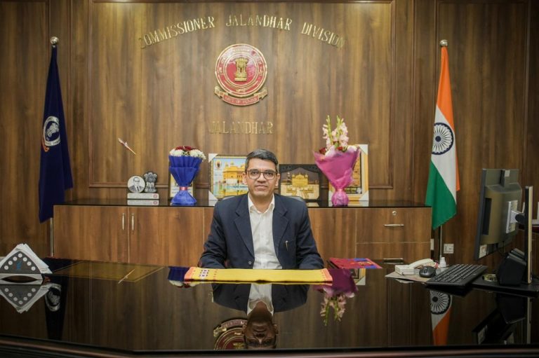 Read more about the article रामवीर सिंह ने जालंधर के नए डिविजनल कमिश्नर का चार्ज संभाला