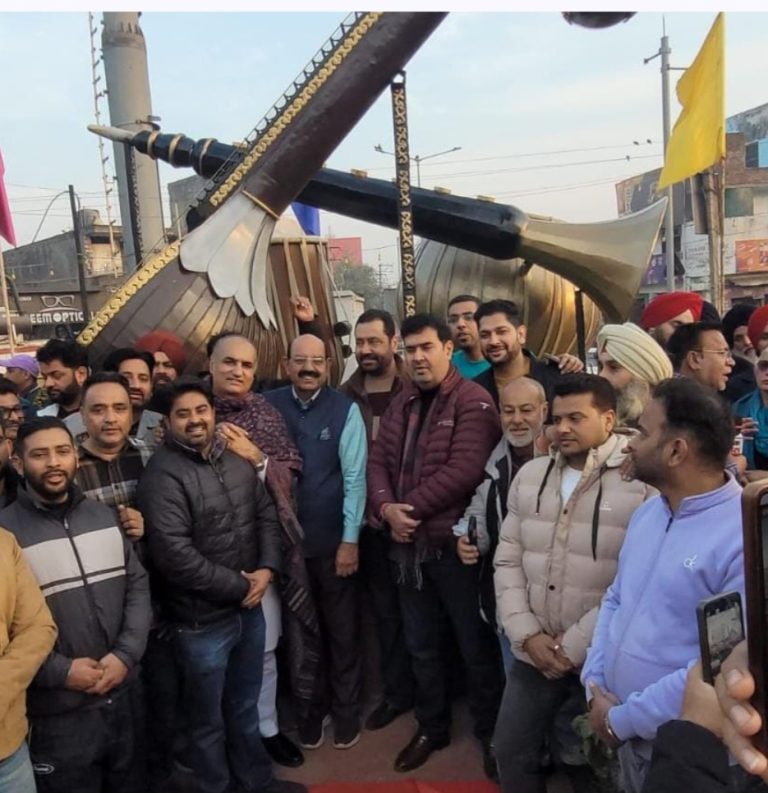 Read more about the article ਕੈਬਨਿਟ ਮੰਤਰੀ ਵੱਲੋਂ ਹਰਿਵੱਲਭ ਸੰਗੀਤ ਸੰਮੇਲਨ ਨੂੰ ਸਮਰਪਿਤ ਚੌਕ ਦਾ ਲੋਕ ਅਰਪਣ 