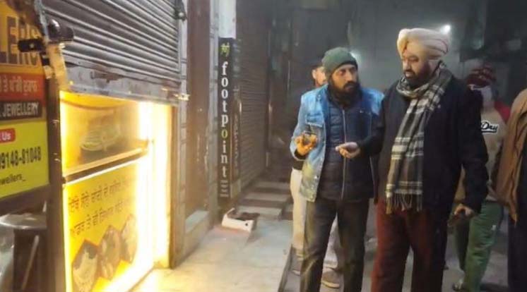 Read more about the article ਜਲੰਧਰ ‘ਚ ਚੋਰਾਂ ਨੇ ਸੁਨਿਆਰੇ ਦੀ ਦੁਕਾਨ ‘ਚੋਂ 50 ਲੱਖ ਦੇ ਗਹਿਣੇ ਕੀਤੇ ਗਾਇਬ