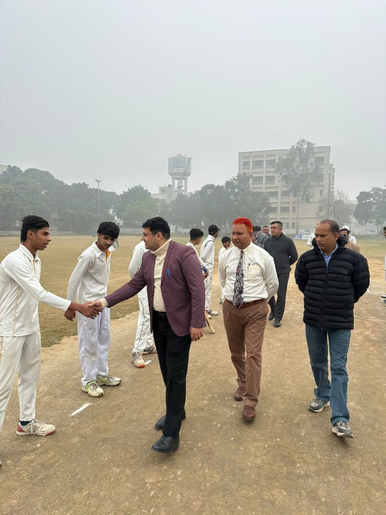 Read more about the article ਸਹਾਇਕ ਕਮਿਸ਼ਨਰ ਨੇ ਨੌਜਵਾਨਾਂ ਨੂੰ ਖੇਡਾਂ ਨਾਲ ਜੁੜਨ ਤੇ ਨਸ਼ਿਆਂ ਤੋਂ ਦੂਰ ਰਹਿਣ ਲਈ ਕੀਤਾ ਪ੍ਰੇਰਿਤ