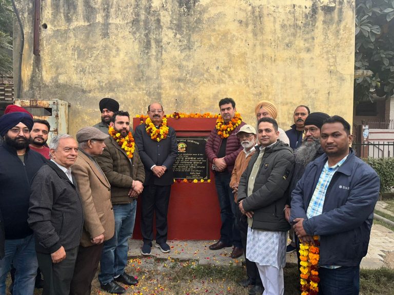 Read more about the article कैबिनेट मंत्री ने के.पी.नगर की पार्क के सौंदर्यीकरण कार्य का रखा नींव पत्थर