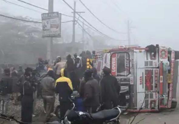 Read more about the article ਜਗਰਾਓਂ ‘ਚ ਦੋ ਮਾਸੂਮ ਭੈਣ-ਭਰਾਵਾਂ ਉਪਰ ਪਲਟਿਆ ਤੇਜ਼ ਰਫ਼ਤਾਰ ਟਰੱਕ