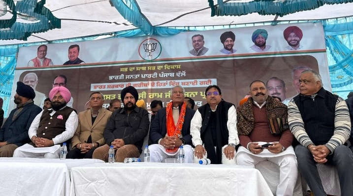 Read more about the article ਆਪ ਦੇ ਸਰਪੰਚਾਂ ਵੱਲੋਂ ਮਨਰੇਗਾ ਵਿੱਚ ਜਾਅਲੀ ਜੌਬ ਕਾਰਡ ਬਣਾ ਕੇ ਇੱਕ ਵੱਡਾ ਘੁਟਾਲਾ ਕੀਤਾ ਗਿਆ ਹੈ