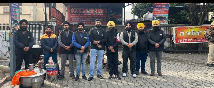 Read more about the article ਗਣਤੰਤਰ ਦਿਵਸ ਮੌਕੇ ਸ਼੍ਰੀ ਗੁਰੂ ਗੋਬਿੰਦ ਸਿੰਘ ਸਟੇਡੀਅਮ ਦੇ ਬਾਹਰ ਲਗਾਇਆ ਗਿਆ ਲੰਗਰ