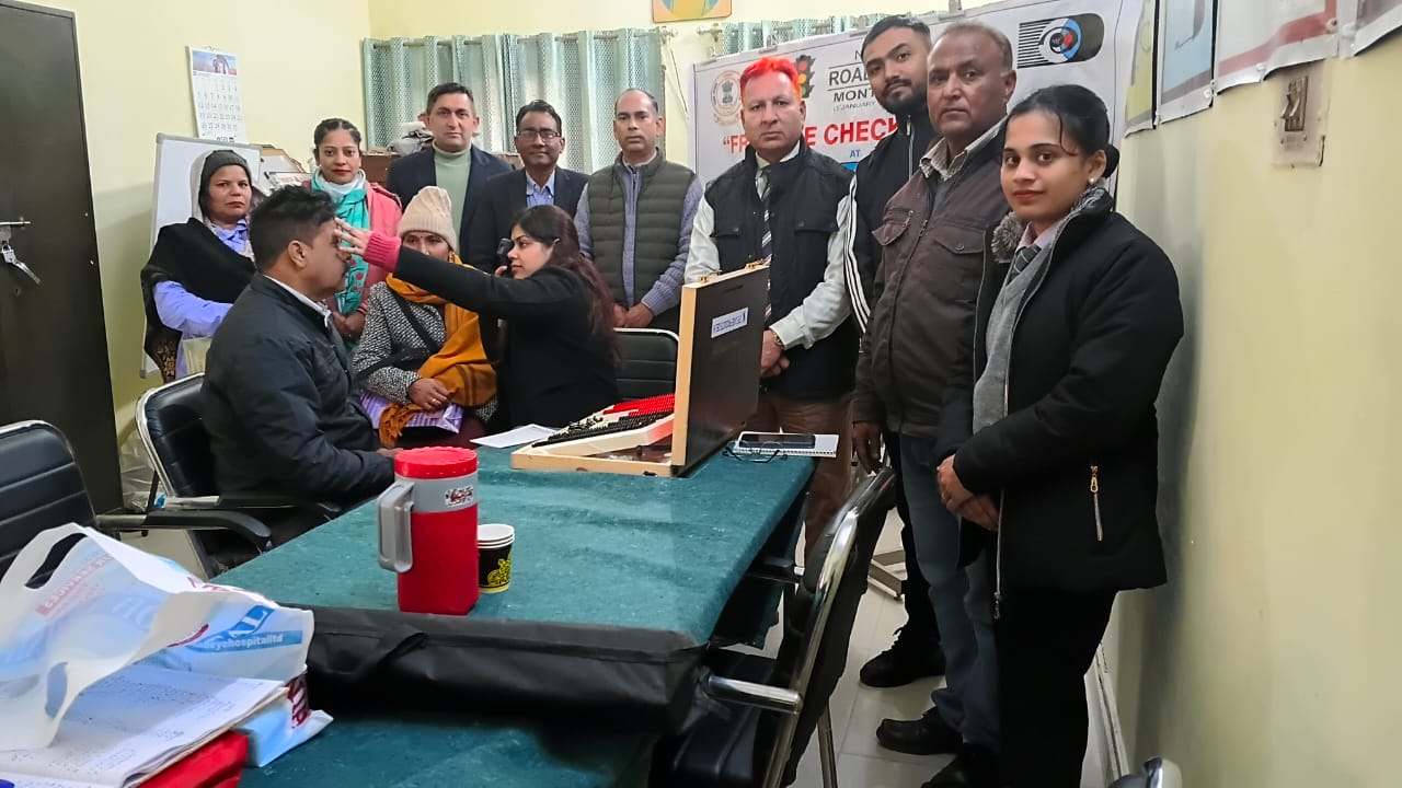You are currently viewing ਸੜਕ ਸੁਰੱਖਿਆ ਮਹੀਨੇ ਤਹਿਤ ਅੱਖਾਂ ਦਾ ਚੈੱਕਅਪ ਕੈਂਪ ਲਾਇਆ, 76 ਲੋਕਾਂ ਦੀਆਂ ਅੱਖਾਂ ਦੀ ਜਾਂਚ
