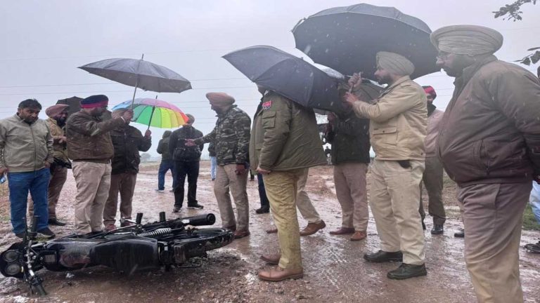 Read more about the article ਕਿਸ਼ਨਗੜ੍ਹ ਚੌਕ ਦੇ ਕੋਲ ਬਰਿਸਟਾ ਕੈਫੇ ਦੇ ਨੇੜੇ ਸੈਂਟ ਸੋਲਜਰ ਕਾਲਜ ਦੀ ਪ੍ਰਧਾਨਗਰੀ ਨੂੰ ਲੈ ਕੇ ਵਿਵਾਦ