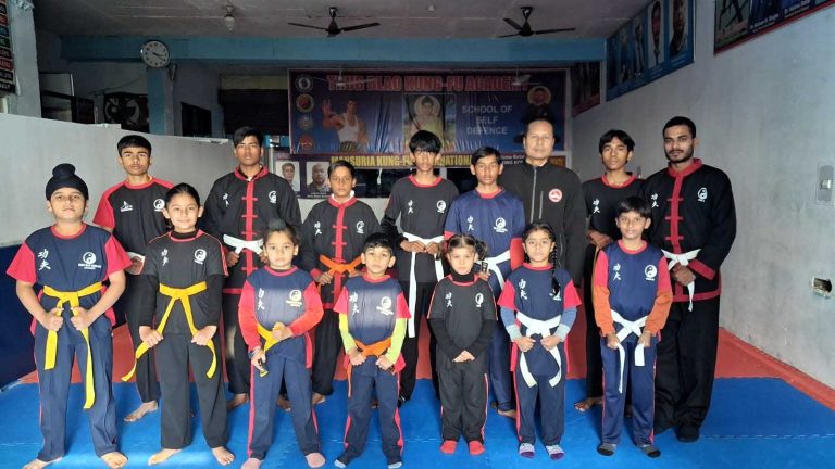 Read more about the article ਥੱਬ ਬਲਾਓ ਕੁੰਗ ਫੂ ਅਕੈਡਮੀ ਵਲੋ ਮਕਸੂਦਾਂ ਹੈਡਕਵਾਟਰ ਵਿਖੇ ਖਿਡਾਰੀਆਂ ਦਾ ਬੈਲਟ ਟੈਸਟ ਕਰਵਾਇਆ