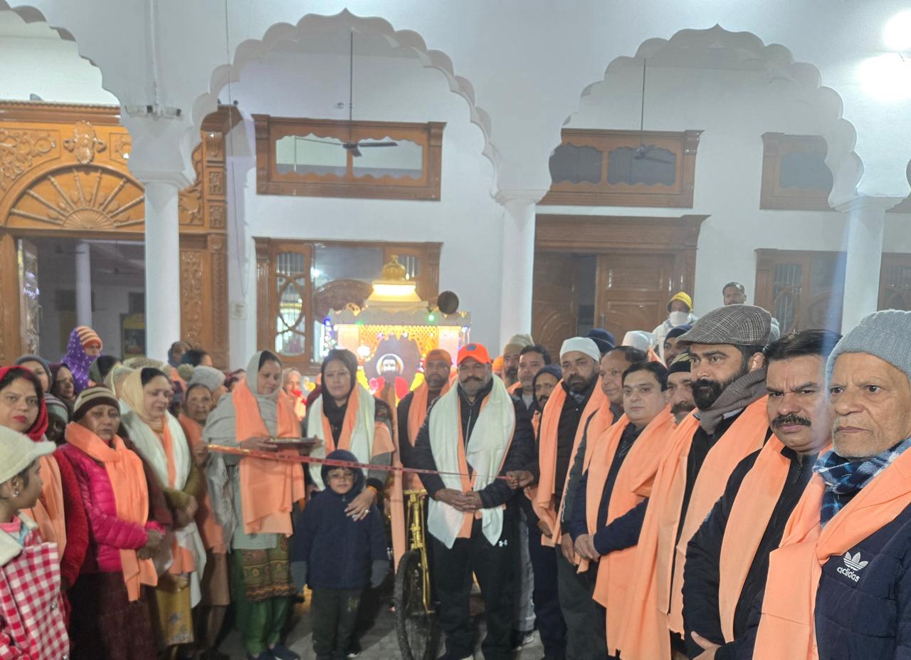 You are currently viewing ਸਾਬਕਾ ਸੰਸਦ ਮੈਂਬਰ ਸੁਸ਼ੀਲ ਰਿੰਕੂ ਅਤੇ ਡਾ. ਸੁਨੀਤਾ ਰਿੰਕੂ ਨੇ ਪ੍ਰਭਾਤ ਫੇਰੀ ਦੀ ਸ਼ੁਰੂਆਤ ਕੀਤੀ