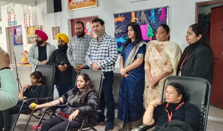 Read more about the article ਗੋਲਡਨ ਬਡਜ਼ ਸਕੂਲ ਅਤੇ ਤੇਰਾ ਤੇਰਾ ਹੱਟੀ ਨੇ ਲਗਾਇਆ ਖੂਨਦਾਨ ਕੈਂਪ