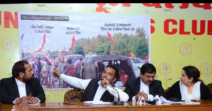 Read more about the article ਵਕੀਲਾਂ ਨੇ ਕਿਹਾ-ਮਾਮਲੇ ਵਿੱਚ ਇਨਸਾਫ ਲਈ ਹਰ ਕਾਨੂੰਨੀ ਲੜਾਈ ਲੜੀ ਜਾਵੇਗੀ