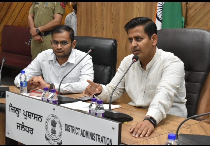 Read more about the article ਵਸਨੀਕਾਂ ਨੂੰ ਘਬਰਾਹਟ ’ਚ ਖ਼ਰੀਦਦਾਰੀ ਕਰਨ ਤੋਂ ਬਚਣ ਦੀ ਕੀਤੀ ਅਪੀਲ