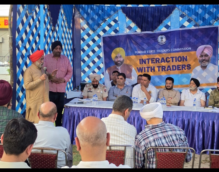 Read more about the article ਪੰਜਾਬ ਰਾਜ ਵਪਾਰ ਕਮਿਸ਼ਨ ਨੇ ਅਟਾਰੀ ਬਾਜ਼ਾਰ ਦੇ ਵਪਾਰੀਆਂ ਦੀਆਂ ਮੁਸ਼ਕਲਾਂ ਸੁਣੀਆਂ, ਜਲਦ ਹੱਲ ਦਾ ਦਿੱਤਾ ਭਰੋਸਾ