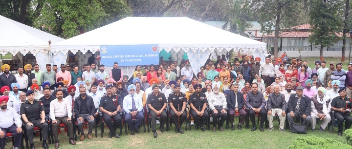 Read more about the article पूर्व सैनिक रैली के दौरान पूर्व सैनिकों, वीर नारियों और वीर माताओं का सम्मान