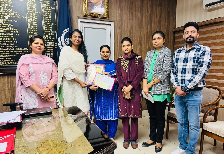 Read more about the article ਡਿਜ਼ੀਟਲ ਦੀਦੀ ਤੇ ਸੇਵਾ ਟੂ ਸੈਲਫ਼ ਰਿਲਾਇੰਸ ਕੈਟਾਗਰੀ ’ਚ ਕੀਤਾ ਸਨਮਾਨ ਹਾਸਲ