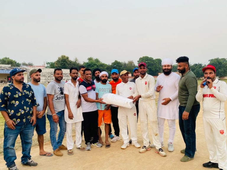 Read more about the article ਸ਼੍ਰੀ ਗੁਰੂ ਰਾਮ ਦਾਸ ਕ੍ਰਿਕਟ ਕਲੱਬ ਵੱਲੋਂ ਦੀਪਕ ਨੇ ਆਪਣੇ ਸ਼ਾਨਦਾਰ ਪ੍ਰਦਰਸ਼ਨ