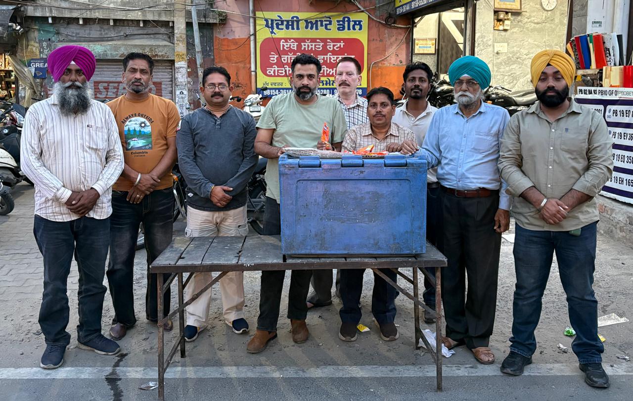 ਟੂ ਵੀਲਰ ਡੀਲਰ ਐਸੋਸੀਏਸ਼ਨ ਵੱਲੋਂ ਭਗਵਾਨ ਪਰਸ਼ੂ ਰਾਮ ਸੋਭਾ ਯਾਤਰਾ ਤੇ ਕੁਲਫੀਆਂ ਦੇ ਲੰਗਰ ਲਗਾਏ