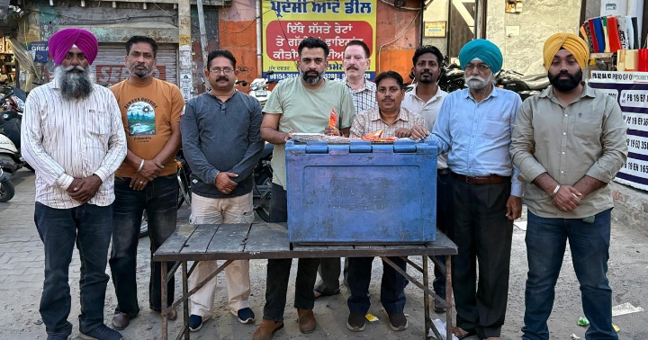 ਟੂ ਵੀਲਰ ਡੀਲਰ ਐਸੋਸੀਏਸ਼ਨ ਵੱਲੋਂ ਭਗਵਾਨ ਪਰਸ਼ੂ ਰਾਮ ਸੋਭਾ ਯਾਤਰਾ ਤੇ ਕੁਲਫੀਆਂ ਦੇ ਲੰਗਰ ਲਗਾਏ