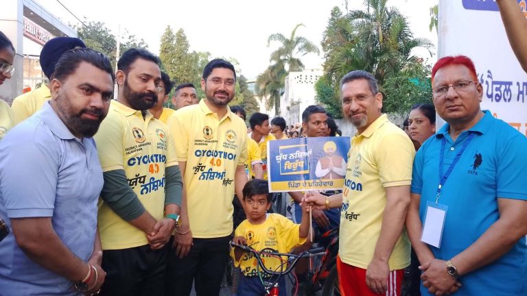 Read more about the article ਯੁੱਧ ਨਸ਼ਿਆਂ ਵਿਰੁੱਧ’ ਤਹਿਤ ਨਸ਼ਿਆਂ ਖਿਲਾਫ਼ ਜਾਗਰੂਕਤਾ ਫੈਲਾਉਣ ਦੇ ਮਕਸਦ ਨਾਲ ਸਾਈਕਲੋਥਾਨ