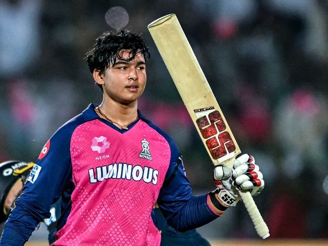 You are currently viewing ਭਾਰਤੀ ਕ੍ਰਿਕਟ ਵਿੱਚ ਇਸ ਵੇਲੇ 15 ਸਾਲਾ ਨੌਜਵਾਨ ਖਿਡਾਰੀ ਵੈਭਵ ਸੂਰਿਆਵੰਸ਼ੀ