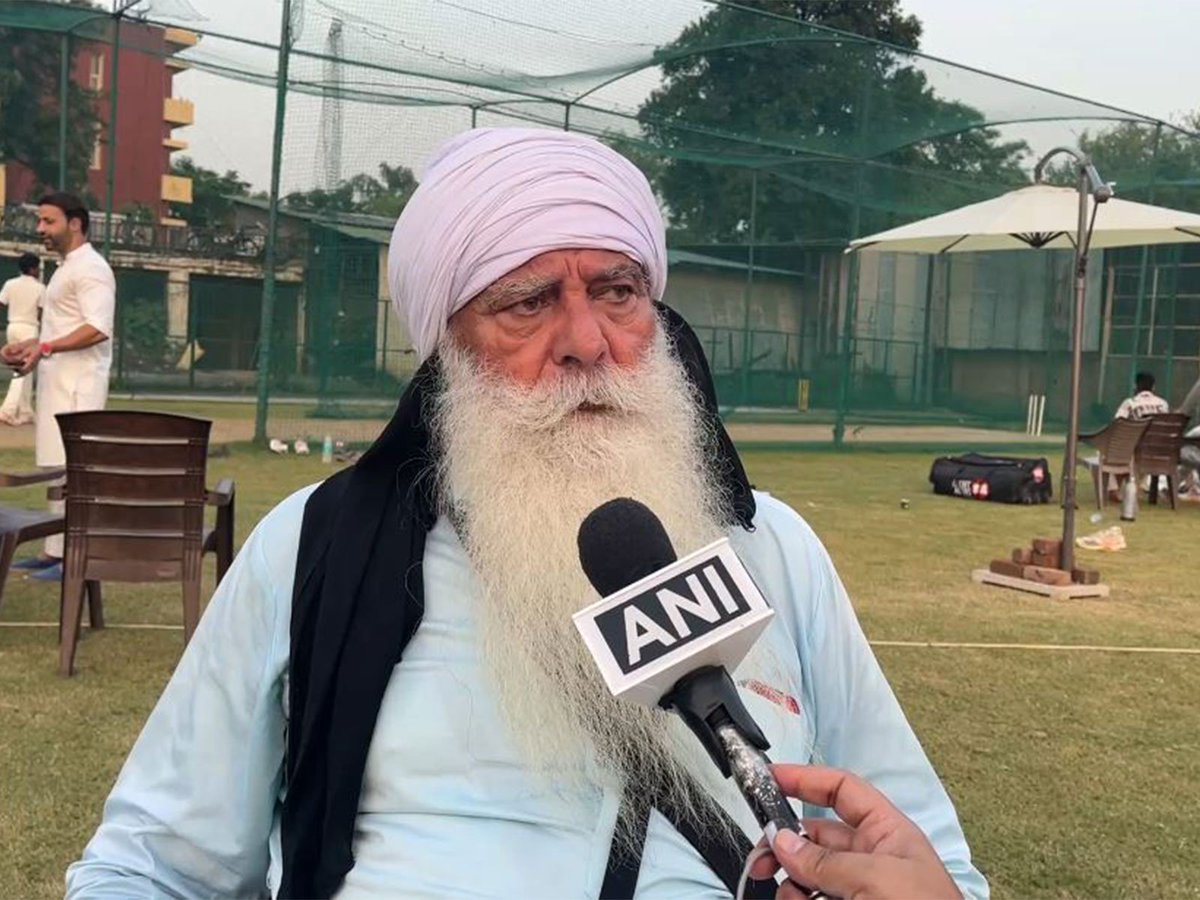ਅਤੇ ਮਸ਼ਹੂਰ ਅਦਾਕਾਰ ਯੋਗਰਾਜ ਸਿੰਘ ਇੱਕ ਵੱਡੇ ਵਿਵਾਦ ਵਿੱਚ ਫਸ ਗਏ ਹਨ।