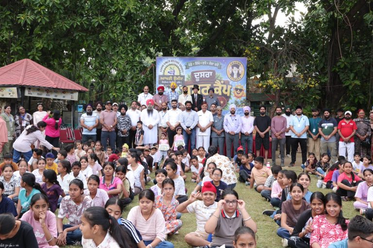 Read more about the article ਆਖ਼ਰੀ ਉਮੀਦ ਐਨਜੀਓ ਨੇ ਲਗਾਇਆ ਸਿਰਫ਼ 111 ਰੂਪਏ ਵਿੱਚ 4 ਦਿਨ ਸਮਰ ਕੈਂਪ 