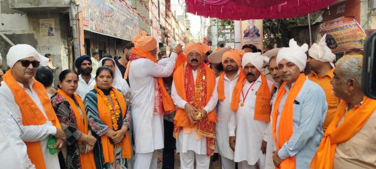 Read more about the article सतिगुरु कबीर महाराज जी की बाणी आपसी प्रेम, शांति, एकता और विश्व भाईचारे का संदेश देती है : मोहिंदर भगत