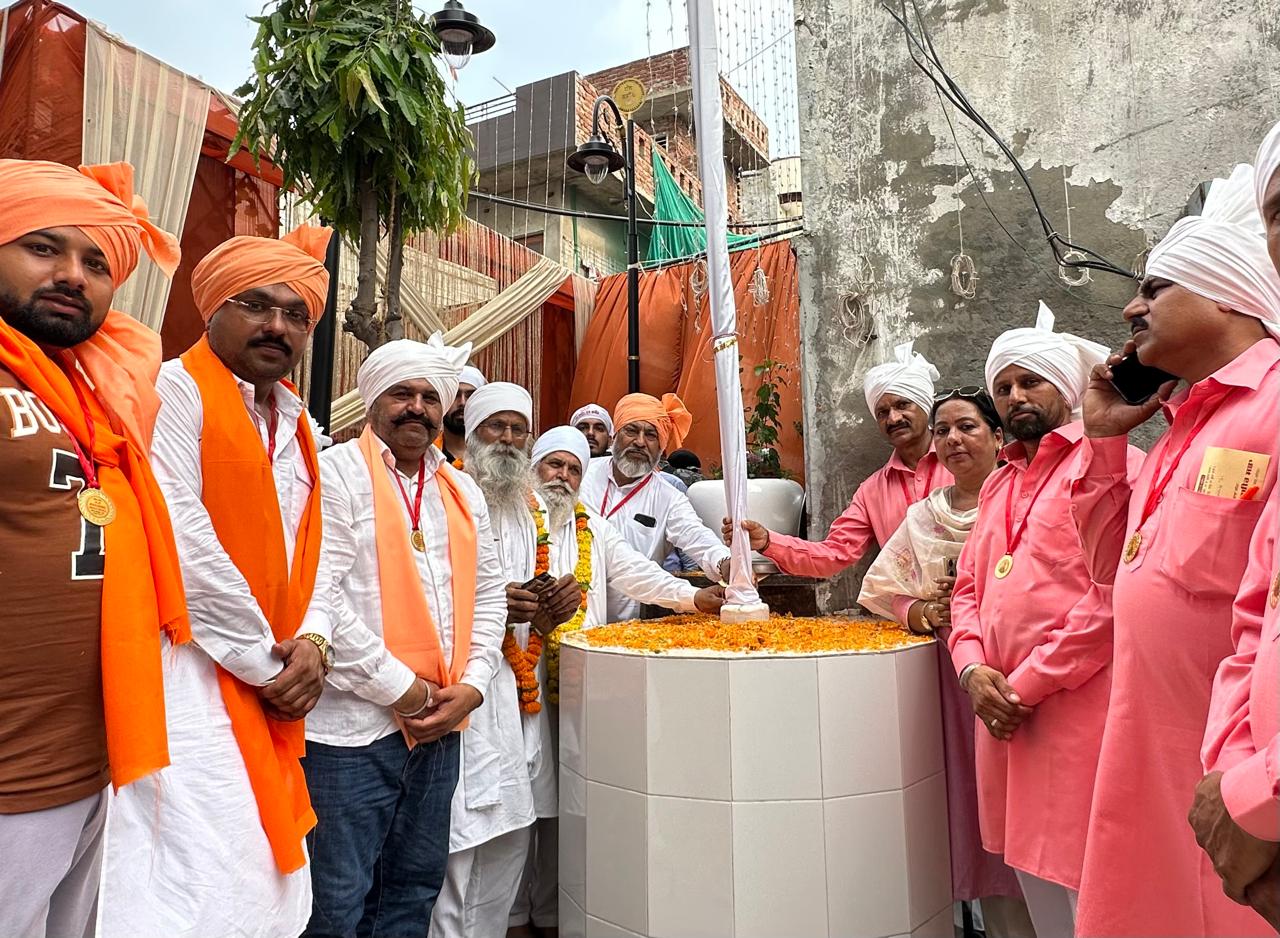 ਸਾਬਕਾ ਸੰਸਦ ਮੈਂਬਰ ਸੁਸ਼ੀਲ ਕੁਮਾਰ ਰਿੰਕੂ ਨੇ ਝੰਡਾ ਲਹਿਰਾਉਣ ਦੀ ਰਸਮ ਅਦਾ ਕੀਤੀ