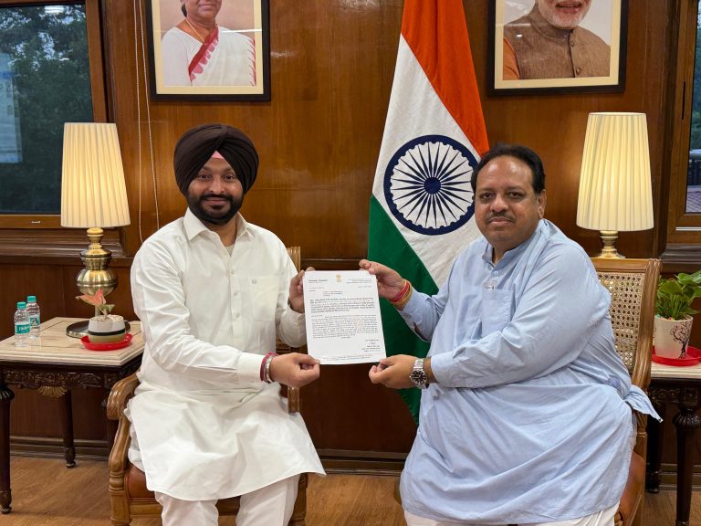 Read more about the article फिल्लौर और आदमपुर के लोगों को बंद रेलवे फाटकों से राहत : अविनाश चंद्र कलेर 